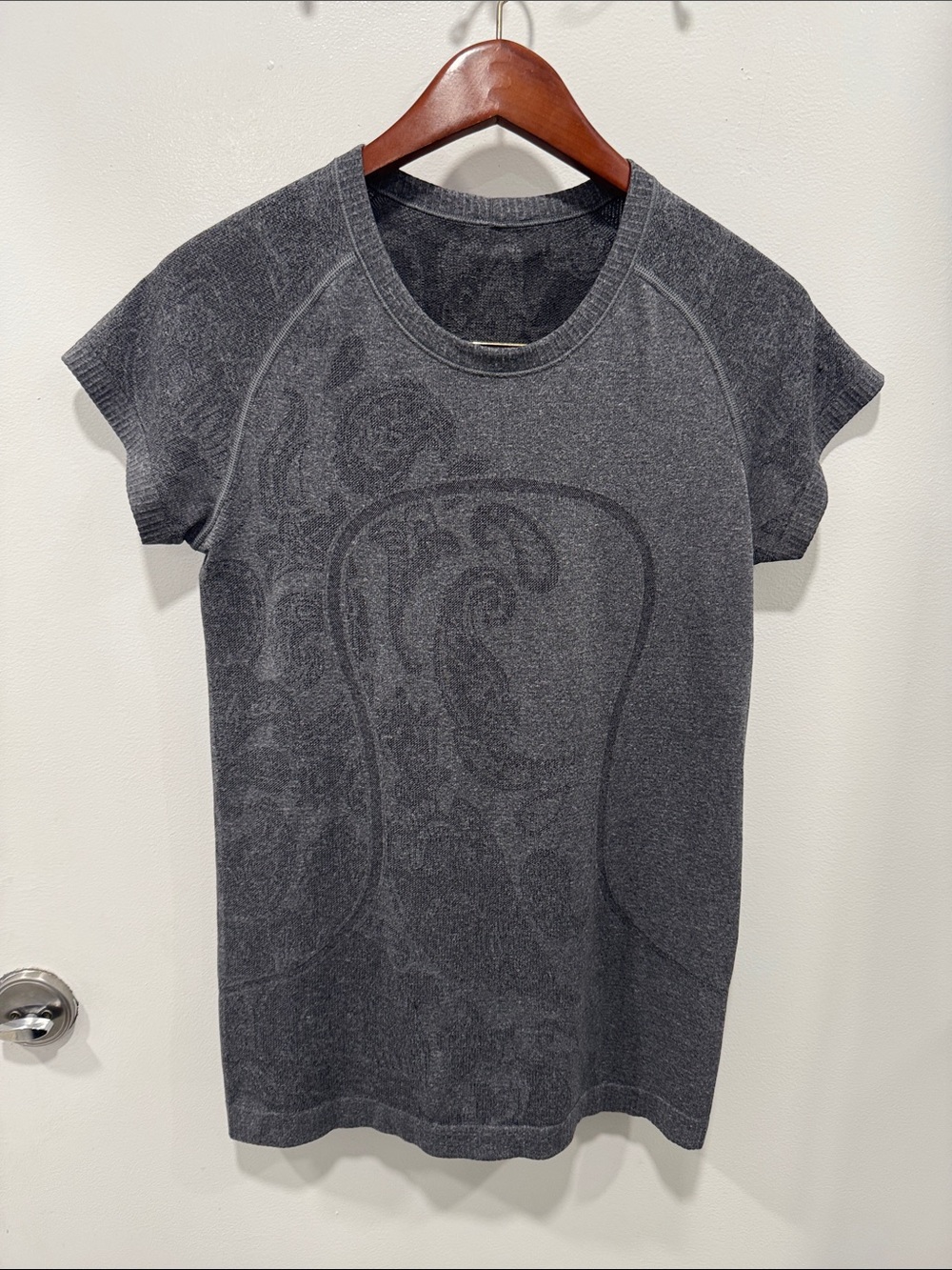 Lululemon Tee